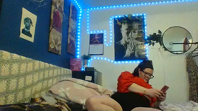 Snapshot of Sexymilf6992 chatting on March 11, 7:31 pm Sexymilf6992 online show from March 11, 7:31 pm