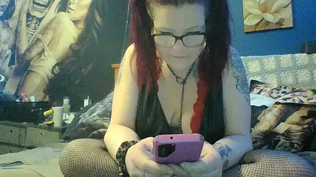 Snapshot of Sexymilf6992 chatting on March 16, 8:24 pm Sexymilf6992 online show from March 16, 8:24 pm