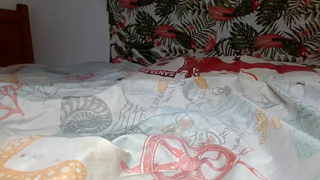 Snapshot of smallvioleta69 chatting on March 28, 12:38 pm smallvioleta69 online show from March 28, 12:38 pm