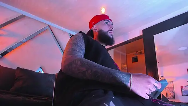 Snapshot of SantiagoHincapiie chatting on February 26, 4:11 am SantiagoHincapiie online show from February 26, 4:11 am