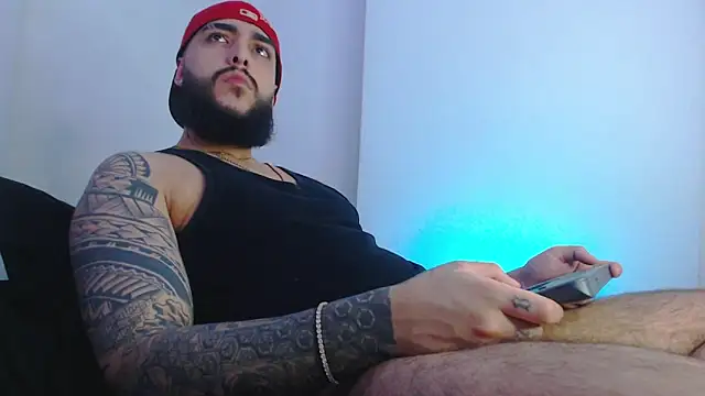 SantiagoHincapiie online show from March 19, 11:20 pm