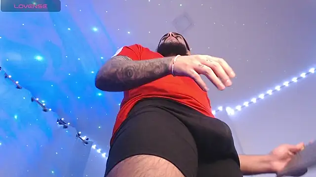 SantiagoHincapiie online show from March 24, 1:21 am