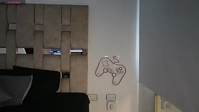 Fernanda thail  online show from April 18, 7:29 pm