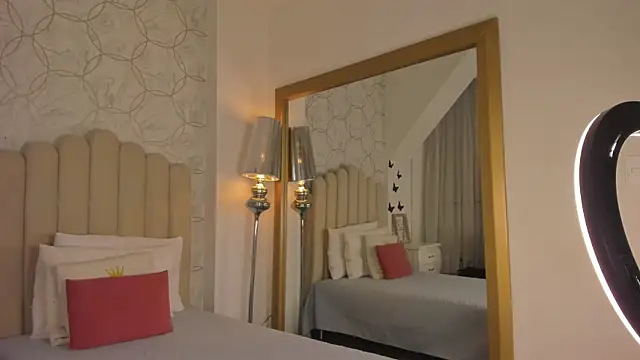 Snapshot of DrinkLau18 chatting on February 28, 3:29 am DrinkLau18 online show from February 28, 3:29 am