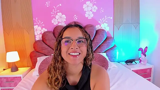 Sara colyn online show from March 6, 9:44 pm