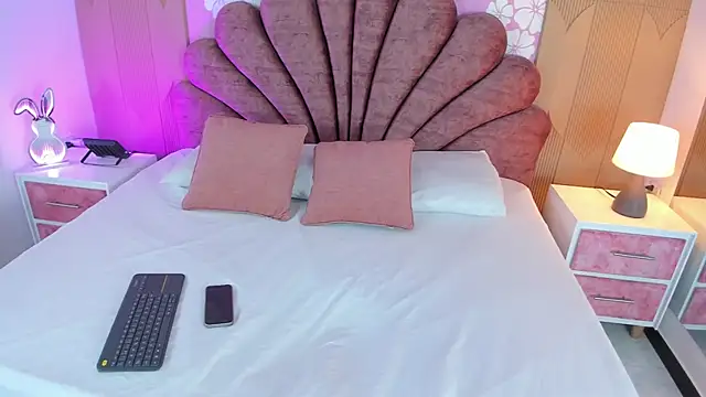 Snapshot of Sara_colyn chatting on July 13, 10:12 pm Sara colyn online show from July 13, 10:12 pm