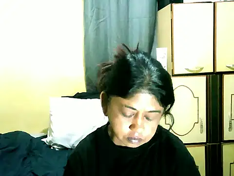 Snapshot of IndianPleasures21 chatting on May 26, 5:25 am IndianPleasures21 online show from May 26, 5:25 am