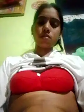 wifedesi7050 online show from April 8, 8:20 pm