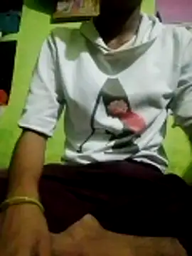 Snapshot of wifedesi7050 chatting on May 15, 4:58 pm wifedesi7050 online show from May 15, 4:58 pm
