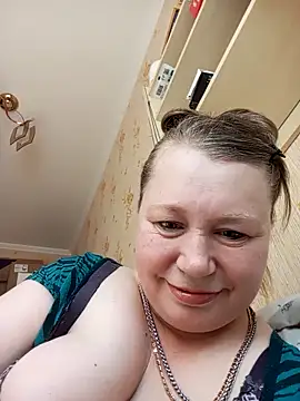 KiraStanton online show from April 6, 1:34 pm