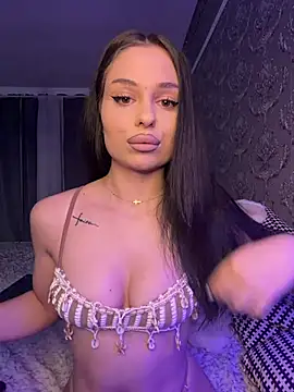Snapshot of Olivia_Noor chatting on July 9, 6:56 pm Olivia Noor online show from July 9, 6:56 pm