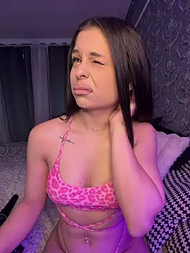 Snapshot of Olivia_Noor chatting on July 15, 5:29 pm Olivia Noor online show from July 15, 5:29 pm