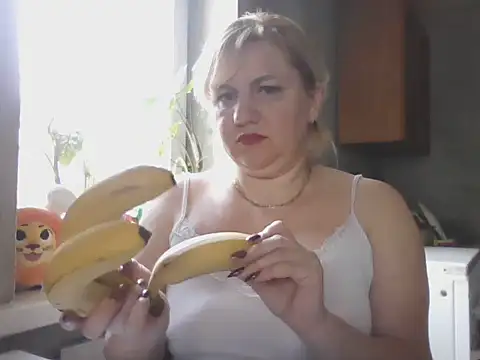 Snapshot of SexyNotaXX chatting on March 6, 1:07 pm SexyNotaXX online show from March 6, 1:07 pm