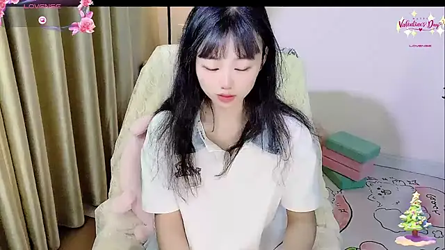 okyssa online show from June 4, 3:18 pm