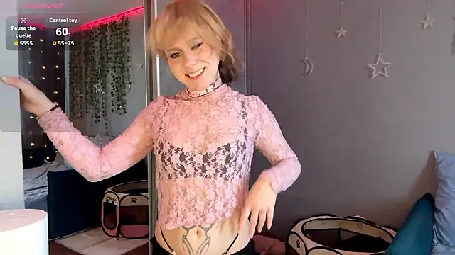 Snapshot of ZyrelihVayne chatting on March 2, 7:09 am ZyrelihVayne online show from March 2, 7:09 am