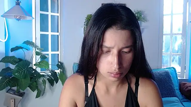 milk chloe  online show from March 4, 1:28 pm