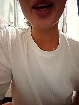 Snapshot of halii21 chatting on July 17, 11:06 am halii21 online show from July 17, 11:06 am
