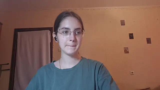 Katelemon online show from July 14, 1:50 pm