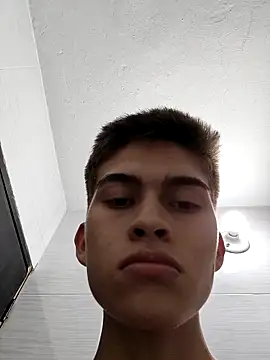 Snapshot of bbluchito chatting on February 26, 4:11 am bbluchito online show from February 26, 4:11 am