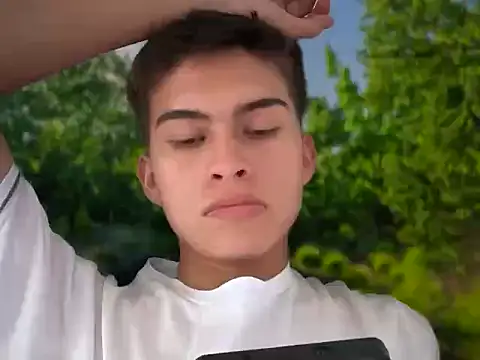 Snapshot of bbluchito chatting on February 28, 6:09 pm bbluchito online show from February 28, 6:09 pm