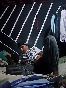 Snapshot of zeus23cm1 chatting on February 25, 5:50 am zeus23cm1 online show from February 25, 5:50 am