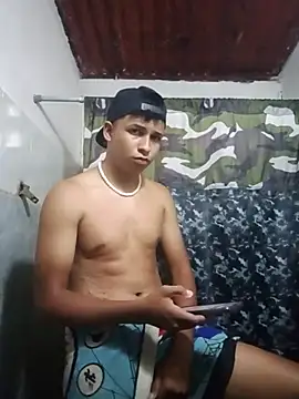 Snapshot of zeus23cm1 chatting on February 25, 10:08 pm zeus23cm1 online show from February 25, 10:08 pm