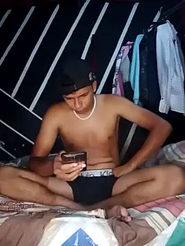 Snapshot of zeus23cm1 chatting on March 3, 12:55 pm zeus23cm1 online show from March 3, 12:55 pm