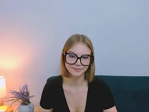 StormiSmooth online show from March 26, 2:33 pm