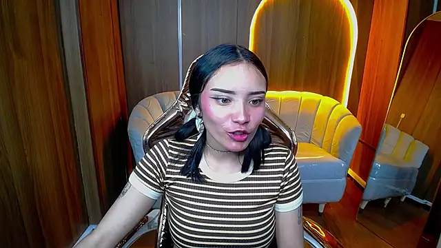 Daphne nicole b online show from February 28, 12:50 pm