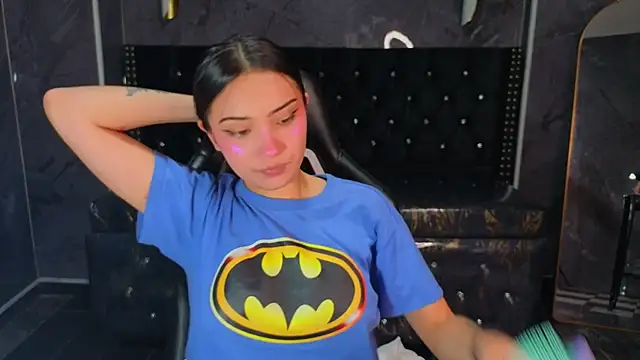 Snapshot of Daphne_nicole_b chatting on July 10, 12:52 pm Daphne nicole b online show from July 10, 12:52 pm