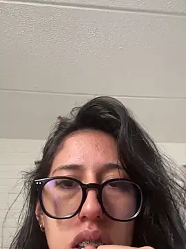 susi chimm online show from March 3, 1:06 pm