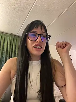 Snapshot of susi_chimm chatting on July 23, 12:35 am susi chimm online show from July 23, 12:35 am