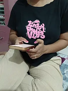 Queenlipx online show from March 10, 4:12 pm