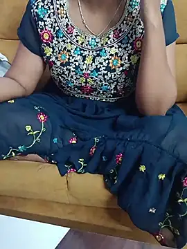 Queenlipx online show from March 14, 3:50 pm