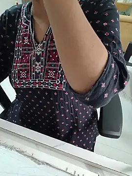 Queenlipx online show from April 20, 6:49 am