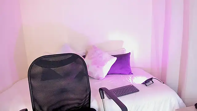 MIAA ROBERTSS online show from March 25, 5:35 am