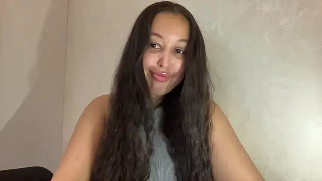 Snapshot of Dana_005 chatting on May 7, 10:26 pm Dana 005 online show from May 7, 10:26 pm