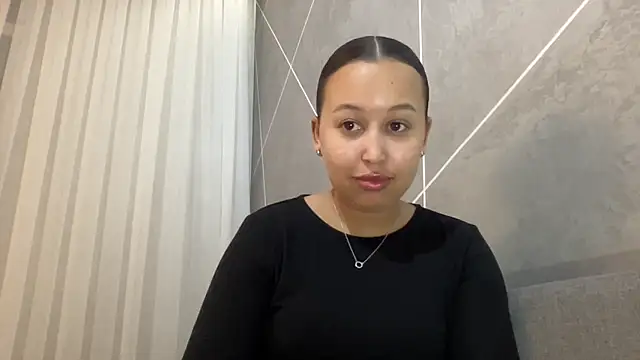 Snapshot of Dana_005 chatting on May 18, 9:09 pm Dana 005 online show from May 18, 9:09 pm