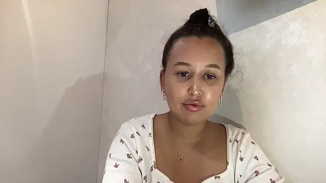 Snapshot of Dana_005 chatting on May 27, 9:01 pm Dana 005 online show from May 27, 9:01 pm