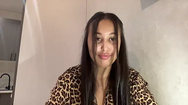 Snapshot of Dana_005 chatting on June 11, 10:30 pm Dana 005 online show from June 11, 10:30 pm