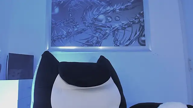 elledanielle online show from March 1, 5:20 am