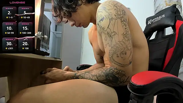 Snapshot of eros_26_ chatting on February 27, 2:33 am eros 26 online show from February 27, 2:33 am