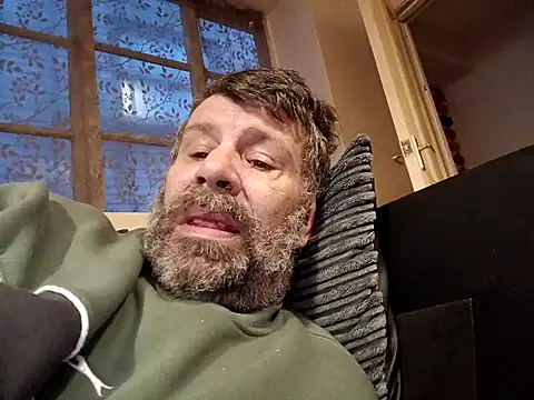 stud2512 online show from April 15, 6:59 pm