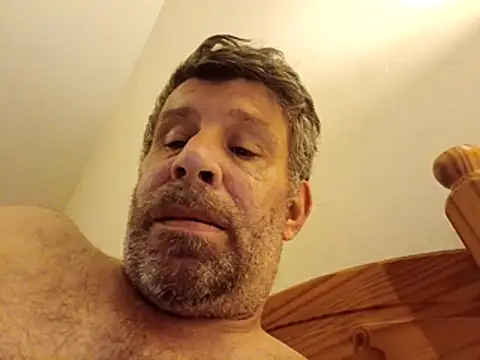 Snapshot of stud2512 chatting on April 24, 11:51 pm stud2512 online show from April 24, 11:51 pm