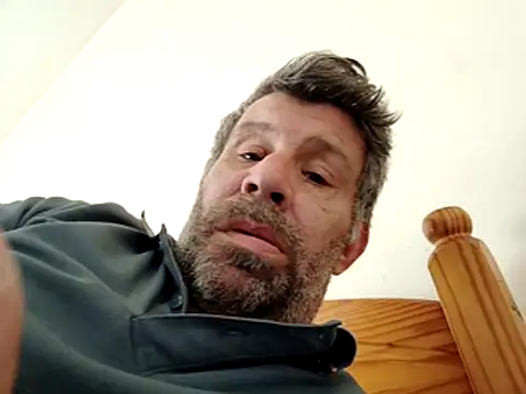 Snapshot of stud2512 chatting on April 29, 11:25 am stud2512 online show from April 29, 11:25 am