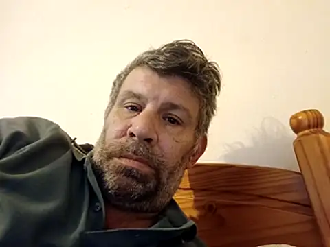 Snapshot of stud2512 chatting on April 29, 5:52 pm stud2512 online show from April 29, 5:52 pm