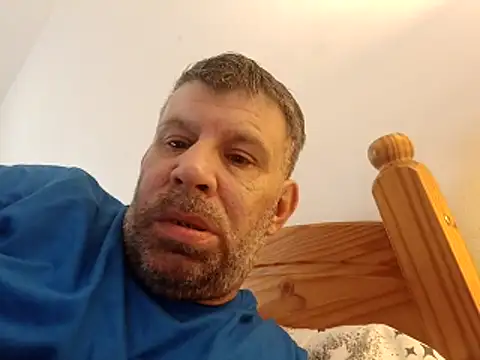 Snapshot of stud2512 chatting on May 3, 8:53 am stud2512 online show from May 3, 8:53 am