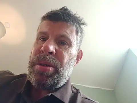 Snapshot of stud2512 chatting on May 20, 10:10 am stud2512 online show from May 20, 10:10 am