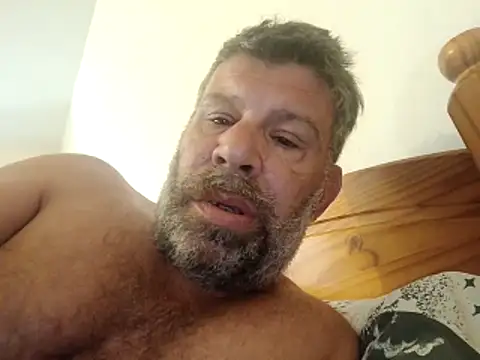 Snapshot of stud2512 chatting on May 24, 7:24 am stud2512 online show from May 24, 7:24 am