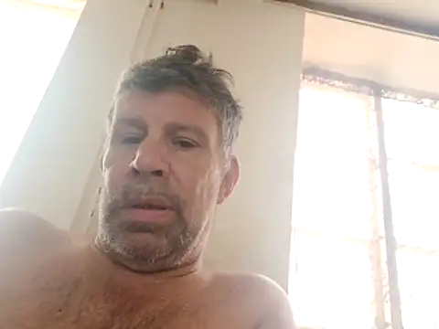 Snapshot of stud2512 chatting on June 4, 8:42 am stud2512 online show from June 4, 8:42 am